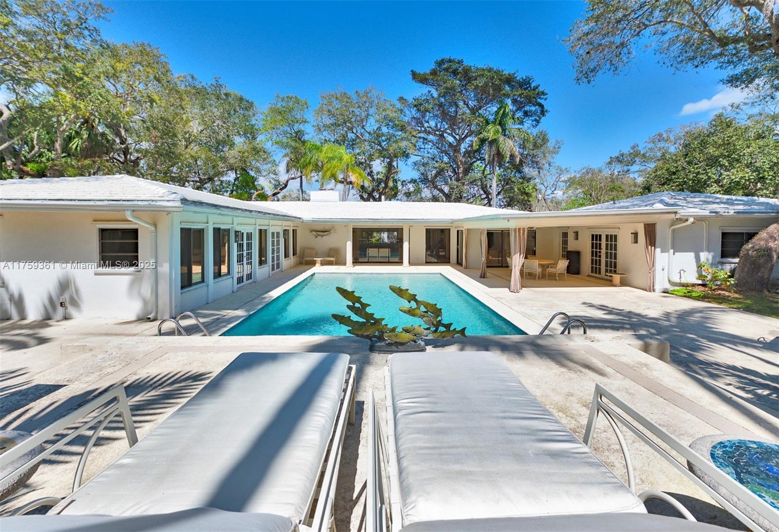 PALM VISTA - Residential