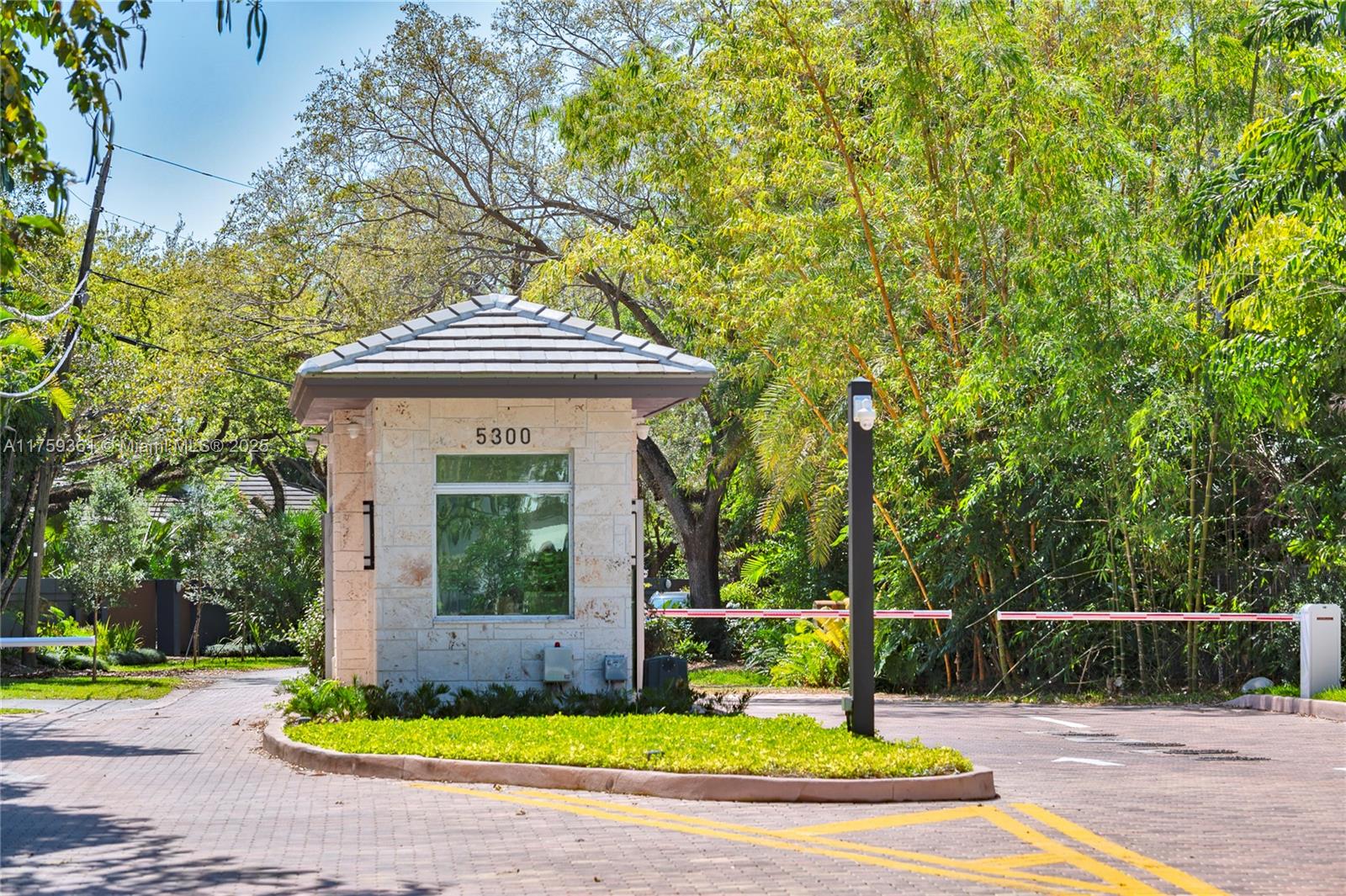 PALM VISTA - Residential