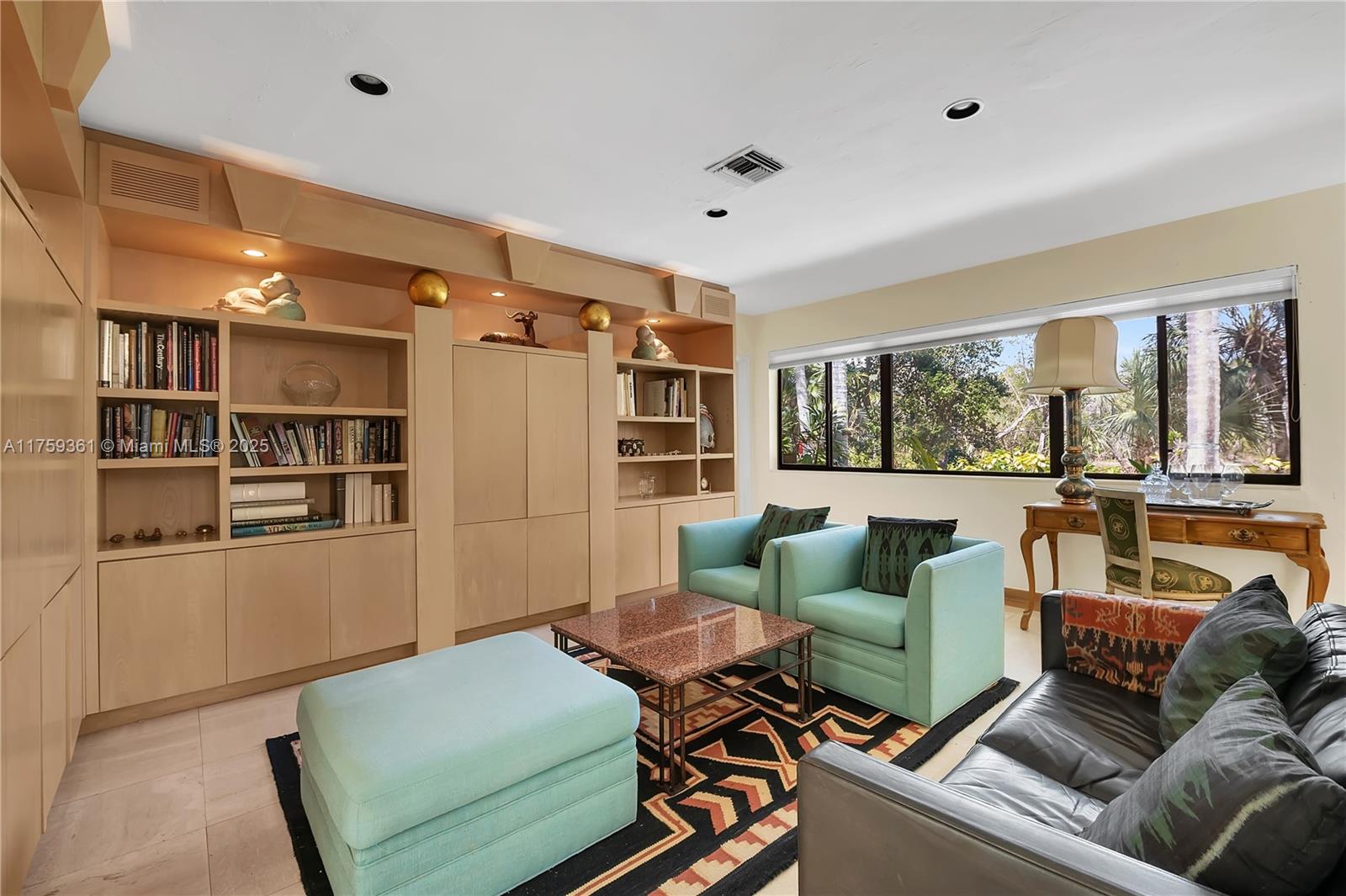 PALM VISTA - Residential