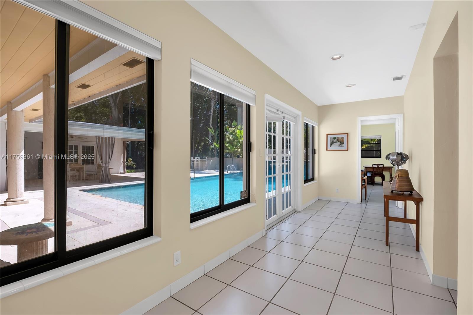 PALM VISTA - Residential