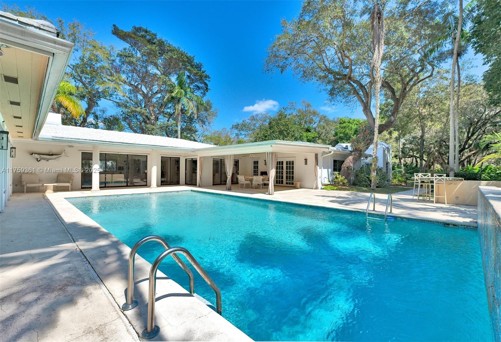 PALM VISTA - Residential