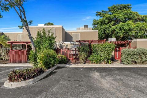 10911 Cedar Ln Pembroke Pines FL 33026