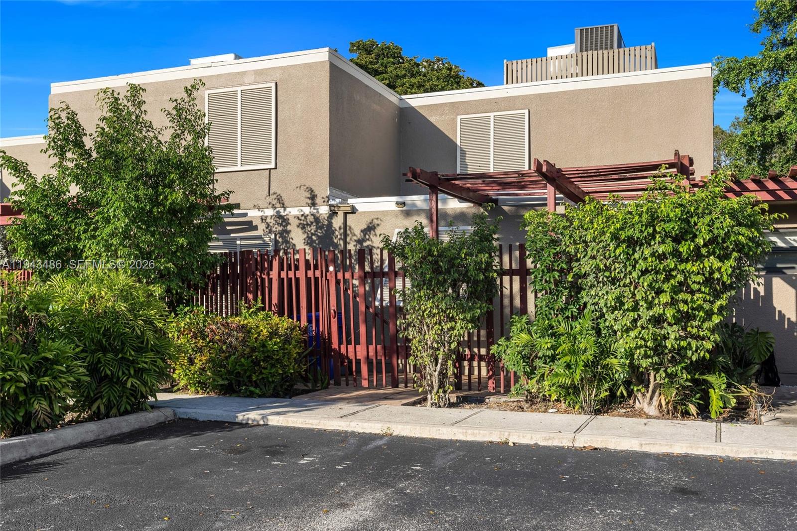 EVERGLADES SUGAR & LAND C - Residential