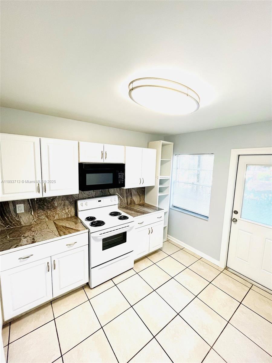 COLONIAL HOUSE CONDO - Residential Lease