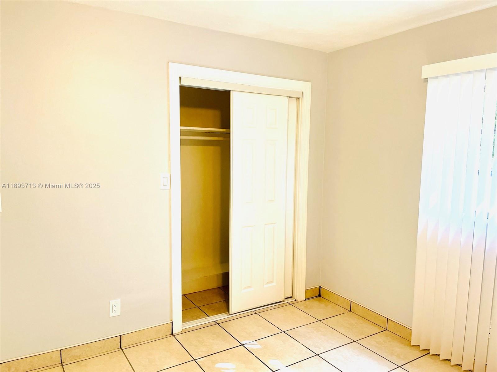 COLONIAL HOUSE CONDO - Residential Lease