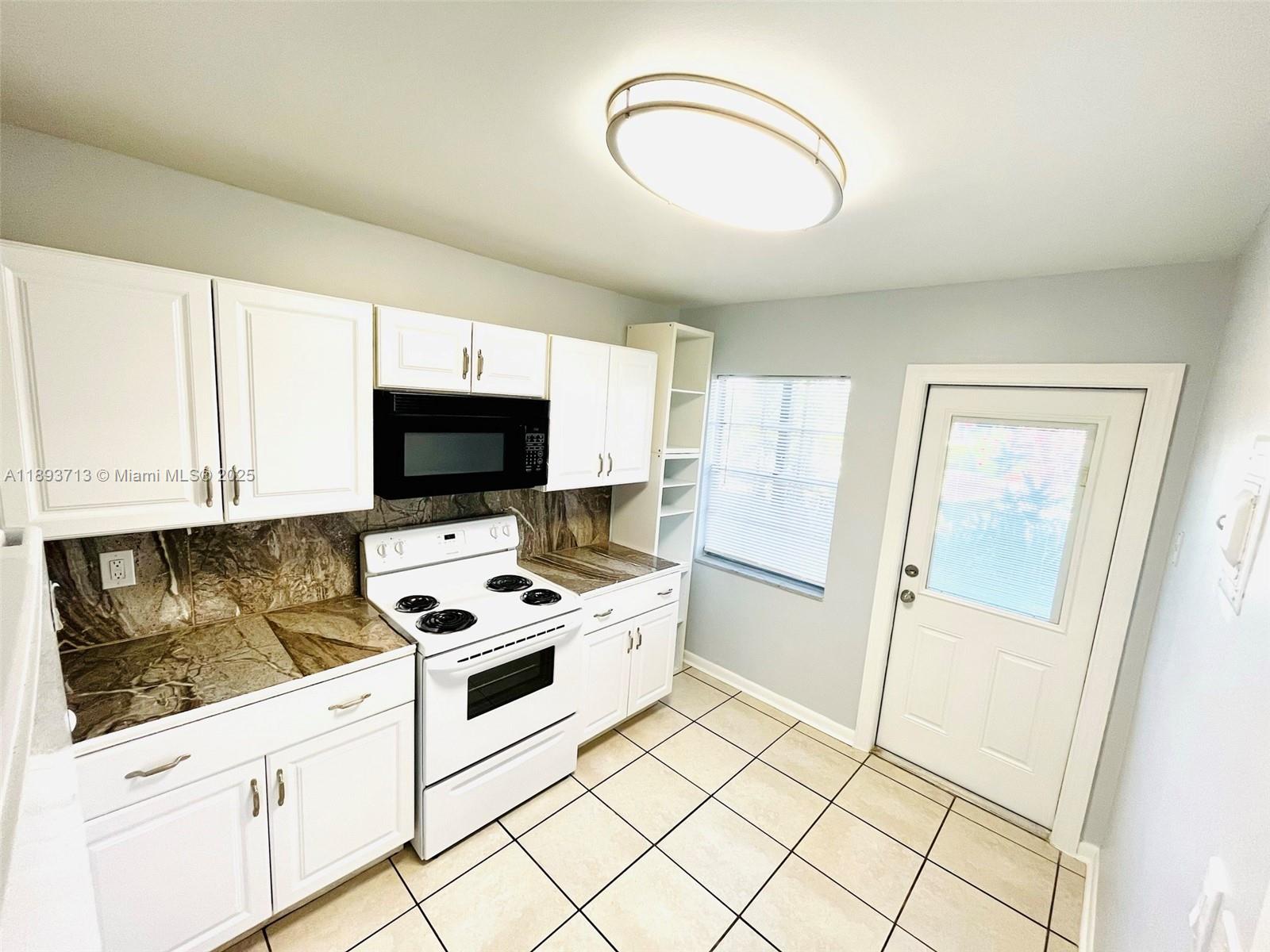 COLONIAL HOUSE CONDO - Residential Lease