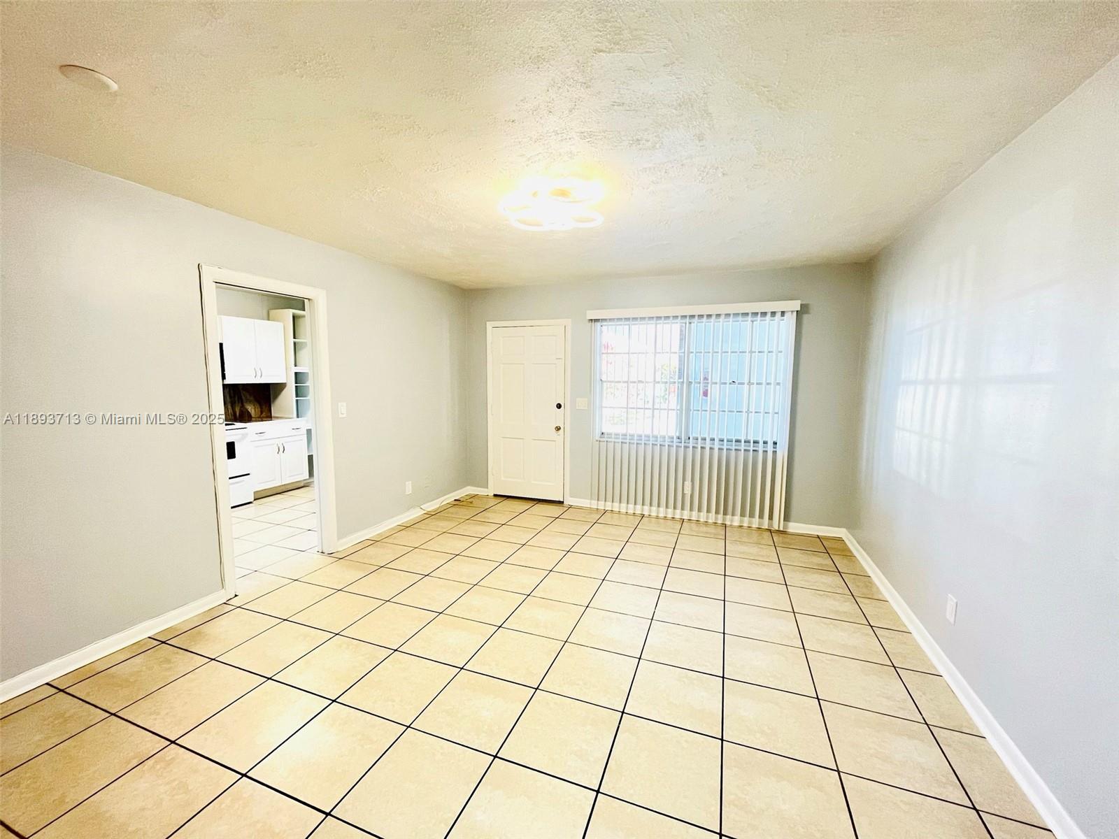 COLONIAL HOUSE CONDO - Residential Lease