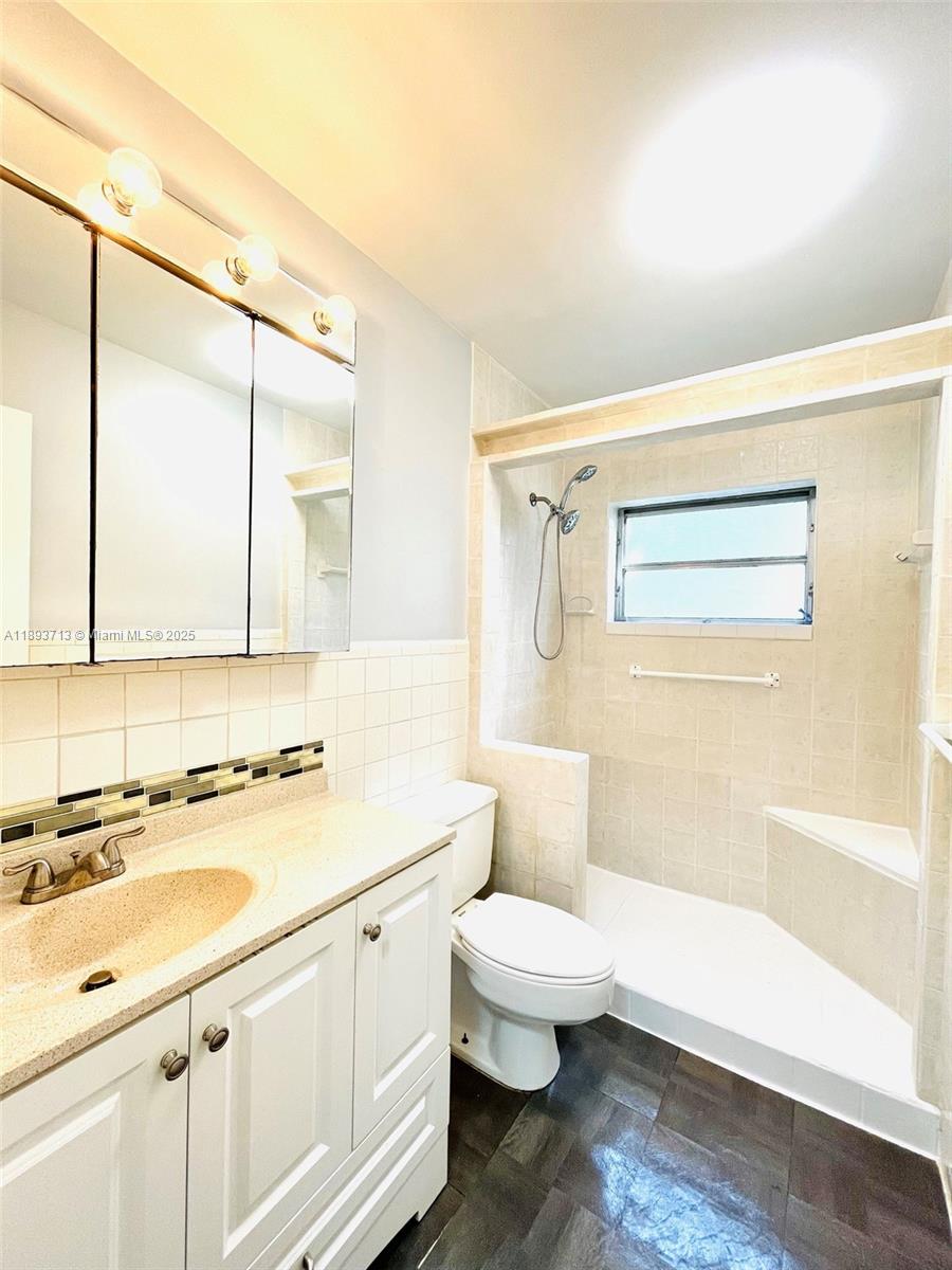 COLONIAL HOUSE CONDO - Residential Lease