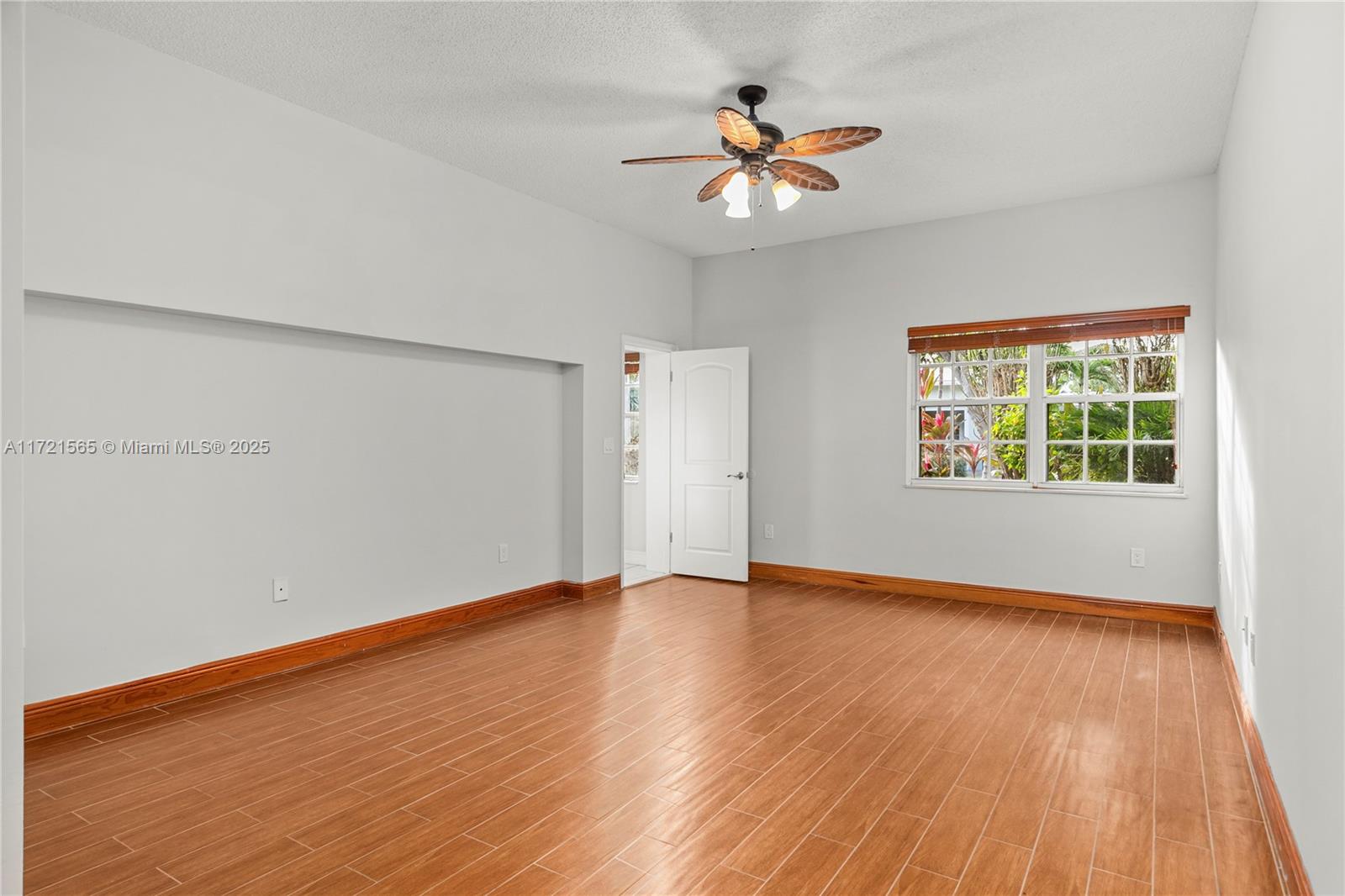 BISCAYNE KEY ESTATES - Residential