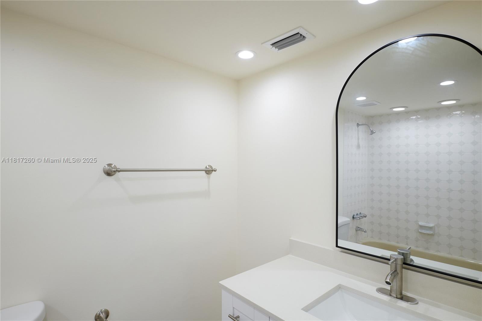 THE SURF CONDO - Residential