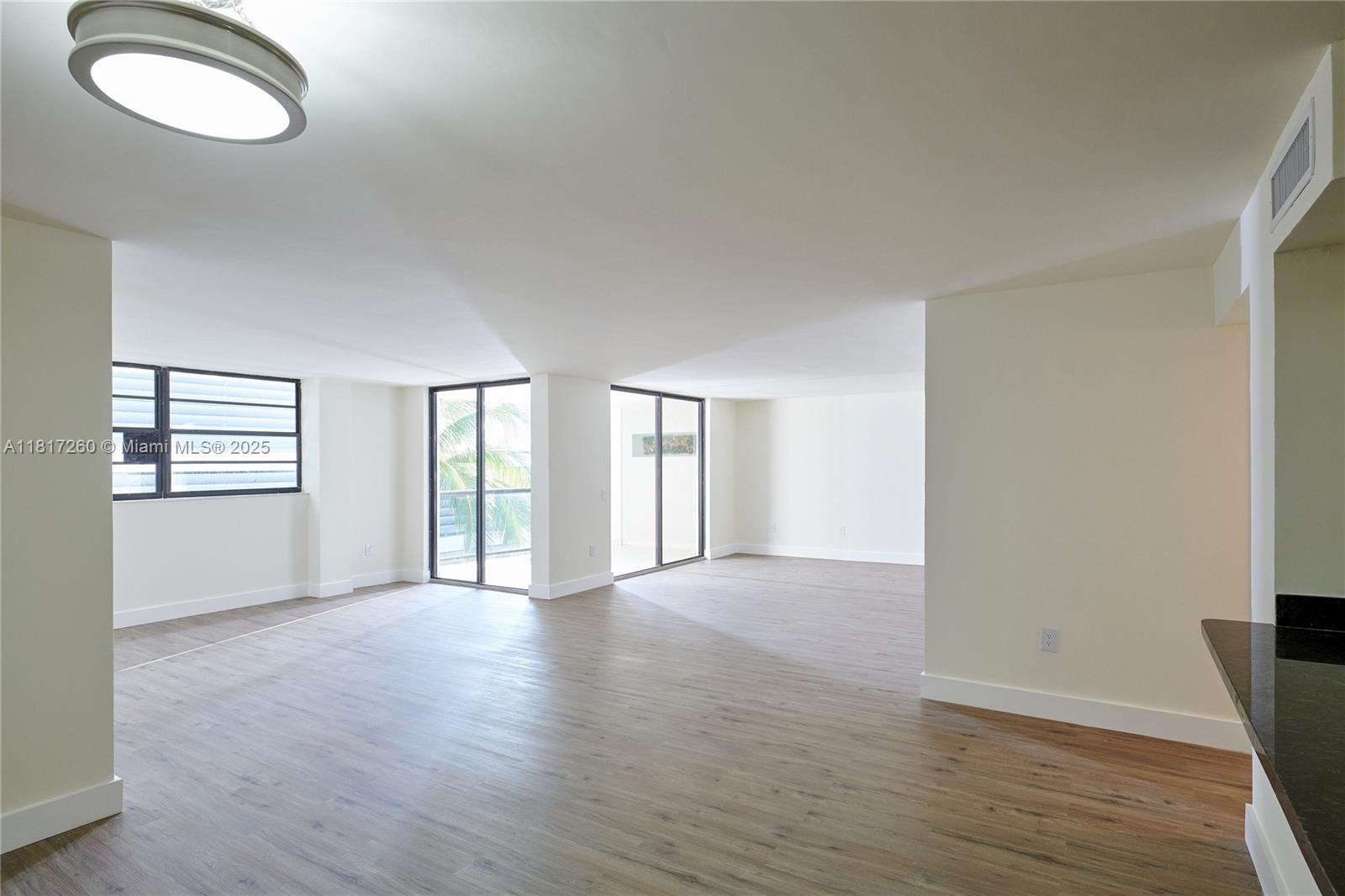5845 Collins Ave 304
