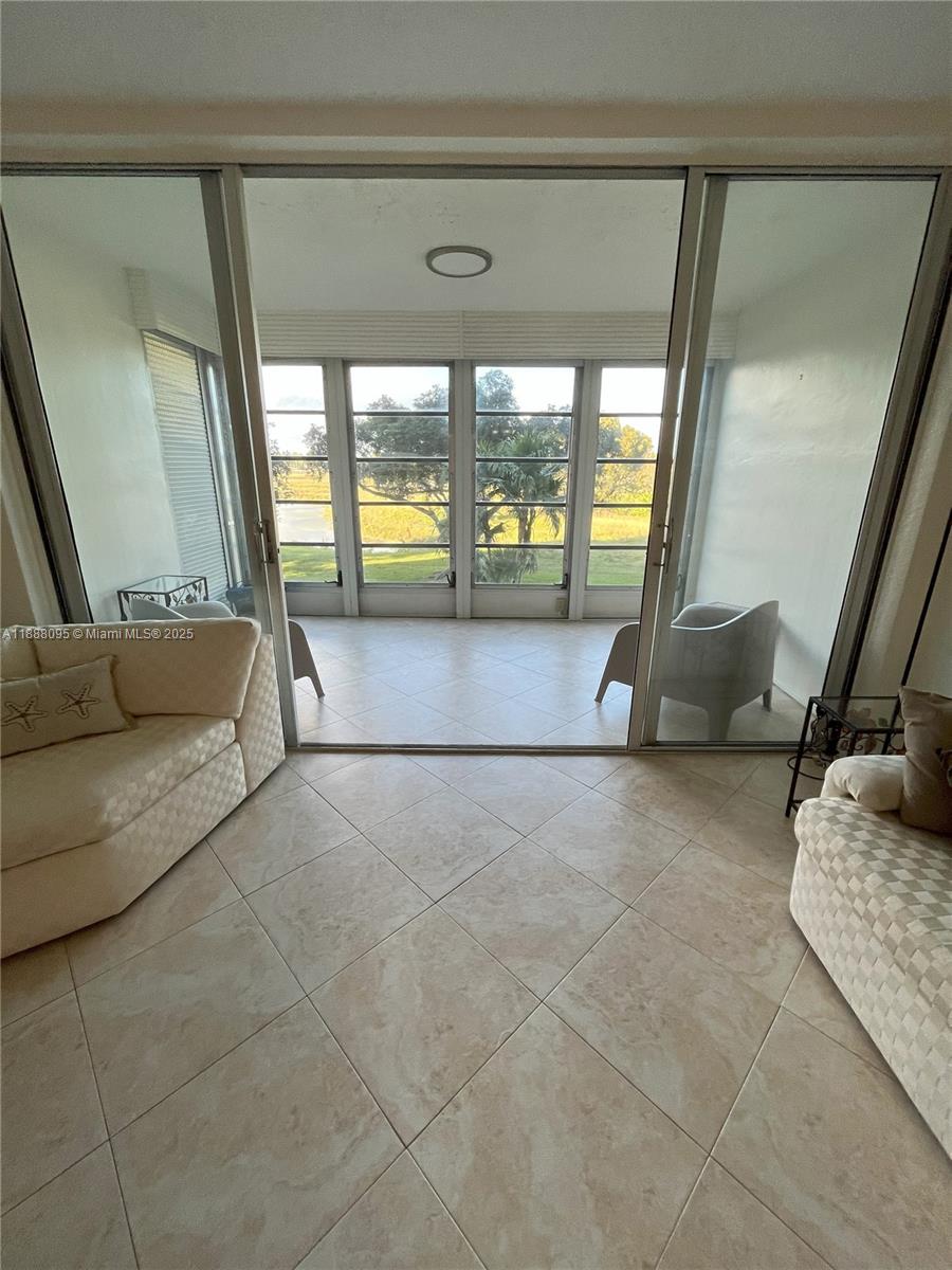 NO 50 PALM-AIRE COUNTRY C - Residential Lease