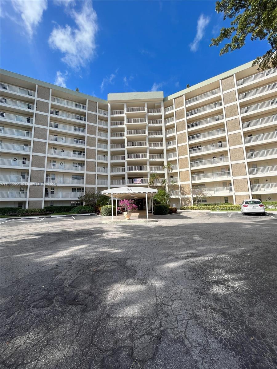NO 50 PALM-AIRE COUNTRY C - Residential Lease
