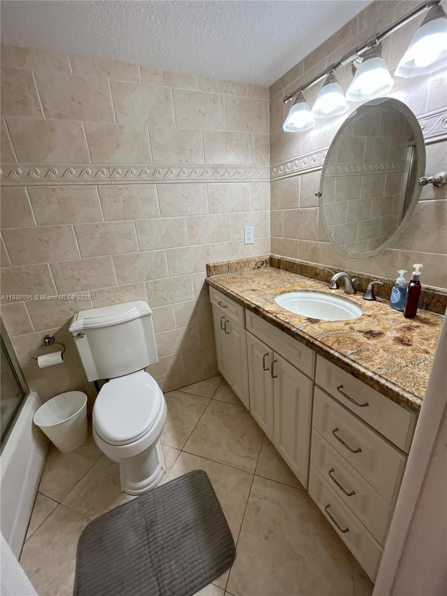 NO 50 PALM-AIRE COUNTRY C - Residential Lease