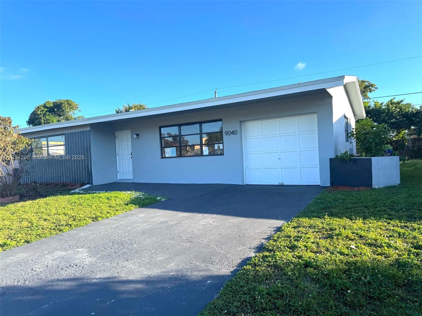 9040 NW 26th Place Sunrise Golf Village