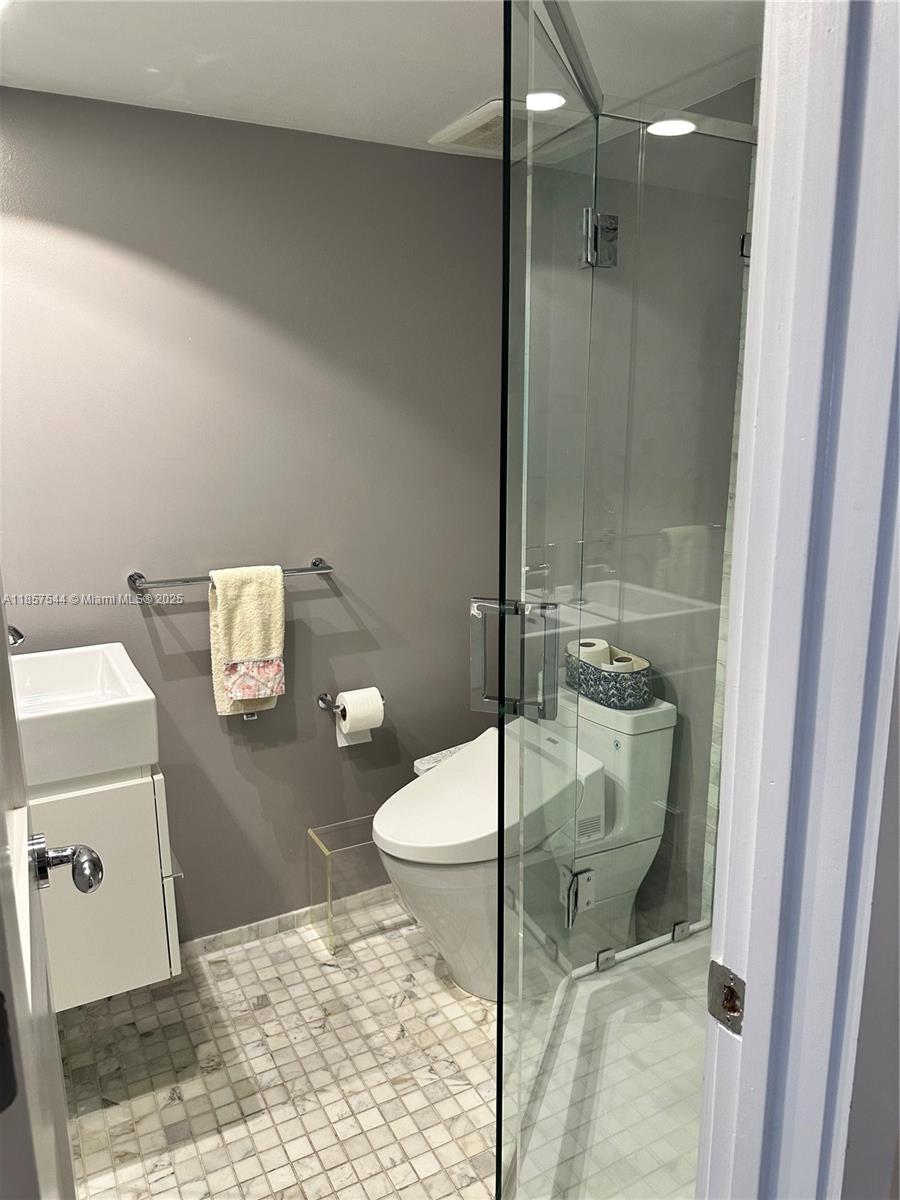 GROVE ISLE CONDO - Residential Lease