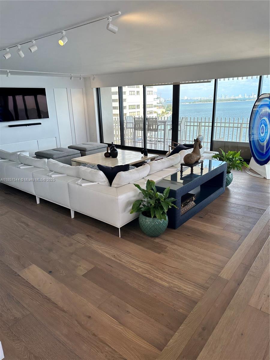 GROVE ISLE CONDO - Residential Lease