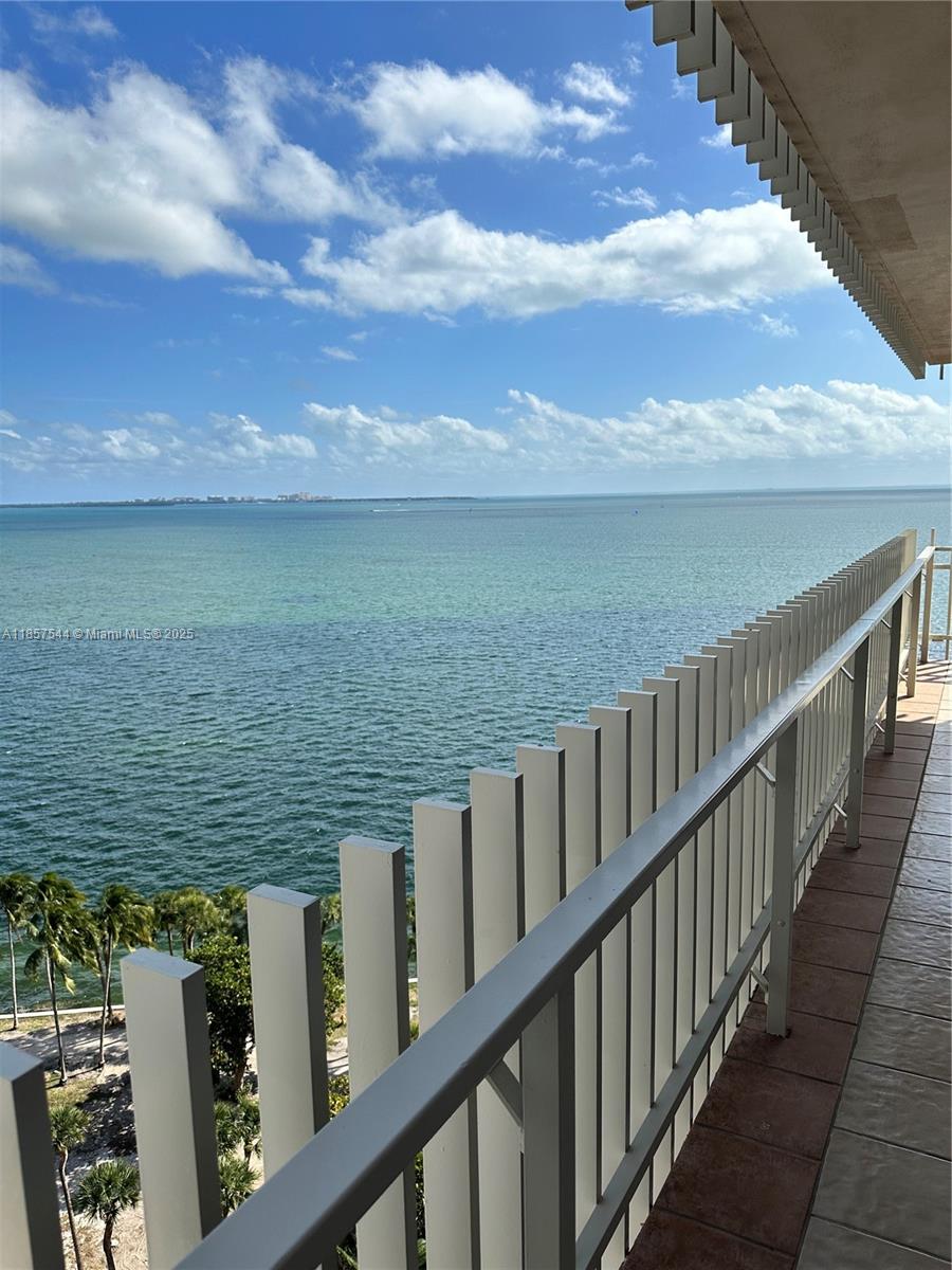 Amazing views from this corner 01 line at Grove isle. Wood floors all around social areas and bedrooms. Fully Furnished apartment, Main bedroom with 2 closets, en-suite bathroom. Two bedrooms and a Den can be used as a 4th bedroom or office. Enclosed Kitchen with dining area, built-in Bar. Enjoy living in the most exclusive private island in Coconut Grove, with 24-hour security, concierge and valet. Close to the best schools, restaurants and parks. Available for 6 month or 1 year.