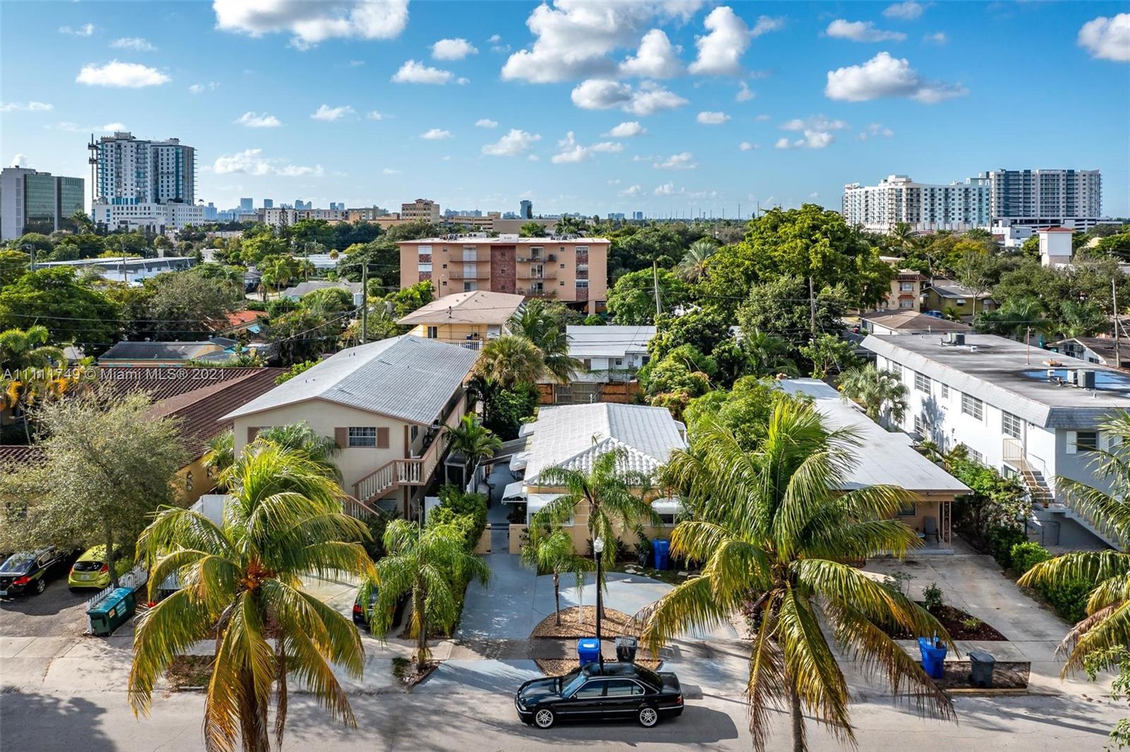 HOLLYWOOD - Residential Income