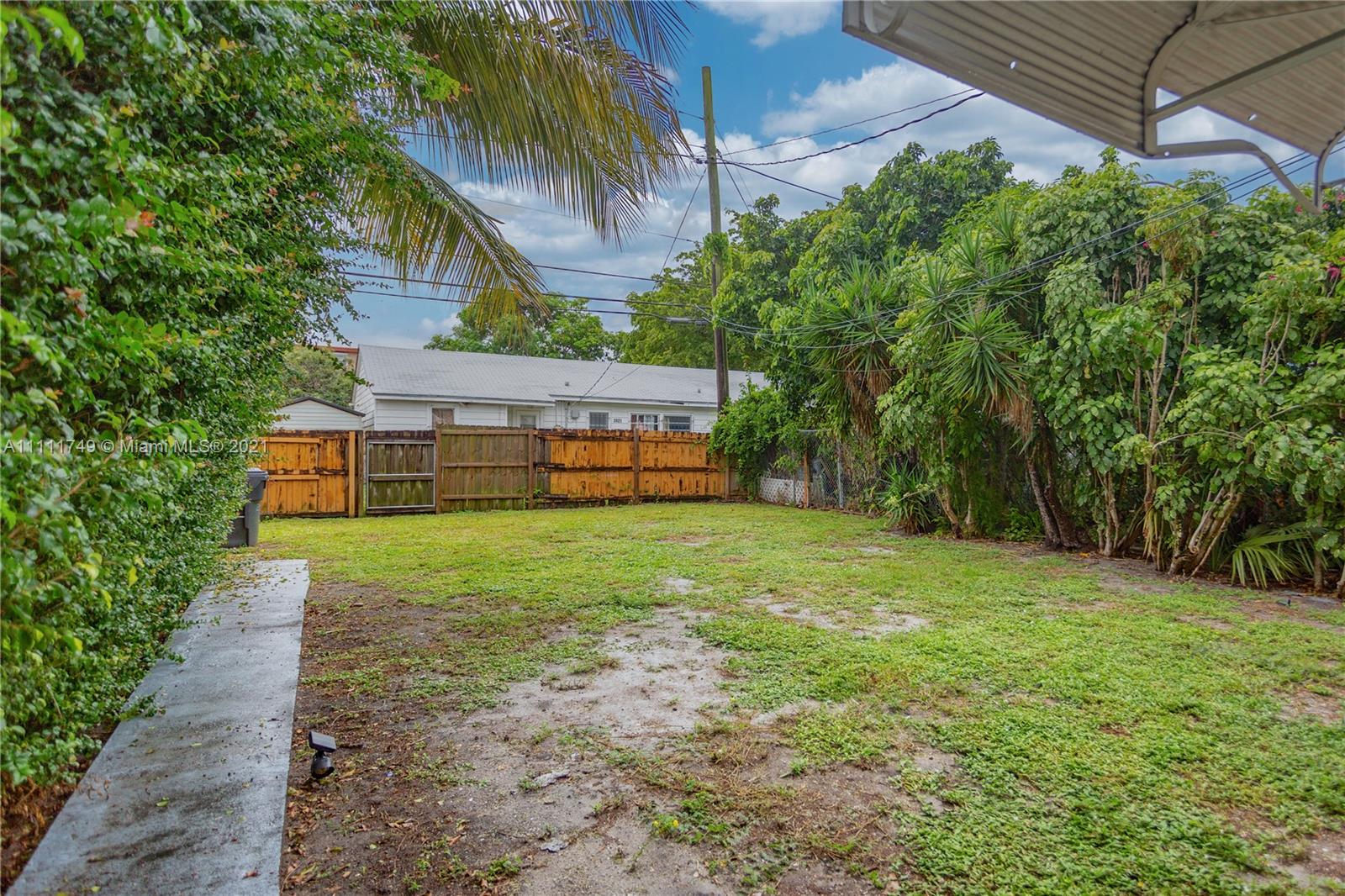 HOLLYWOOD - Residential Income