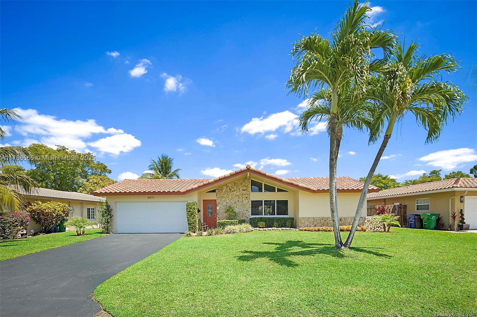 Property for Sale at 3971 Nw 108th Dr, Coral Springs, Broward County, Florida - Bedrooms: 3 
Bathrooms: 2  - $620,000