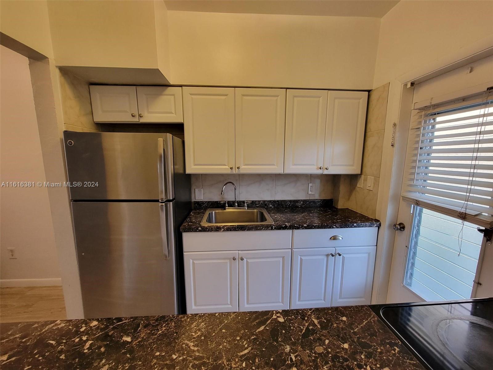 LENOX MANOR - Residential Lease