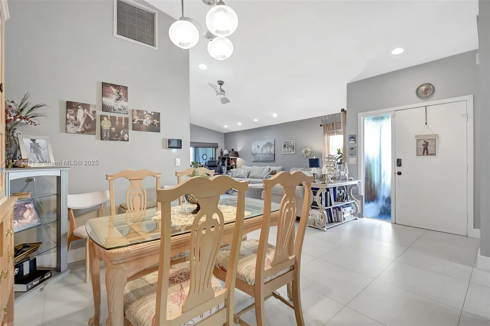 Delray Beach, Florida 33484, United States, 2 Bedrooms Bedrooms, ,2 BathroomsBathrooms,Residential,Active,5602