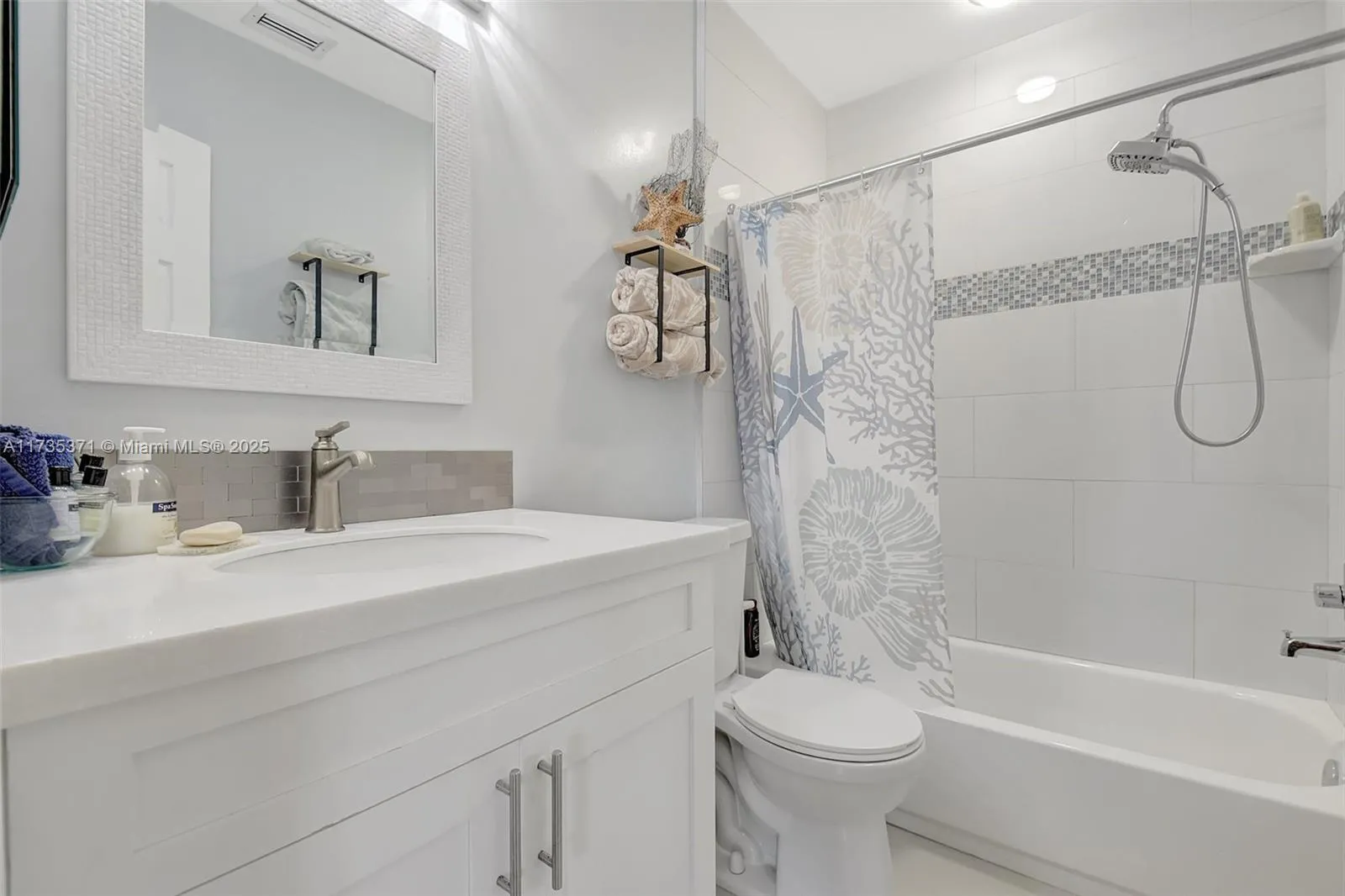 Delray Beach, Florida 33484, United States, 2 Bedrooms Bedrooms, ,2 BathroomsBathrooms,Residential,Active,5602