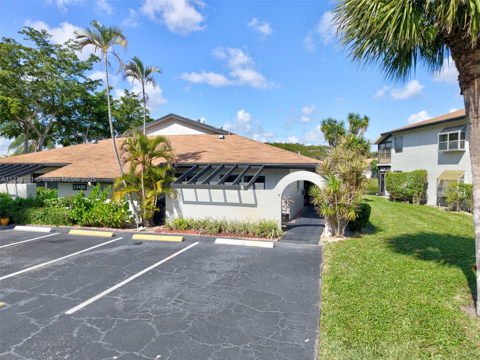 PALM GREENS AT VILLA DEL - Residential