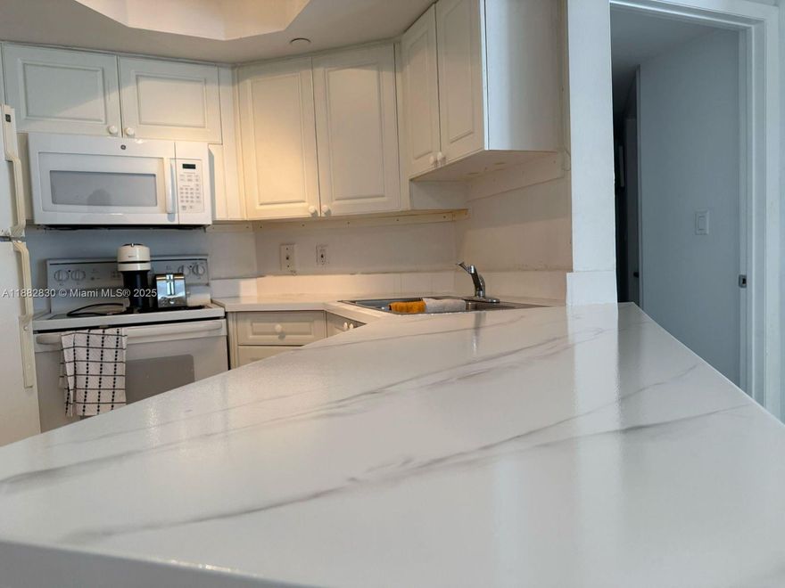 Cozy Furnished One bedroom One bathroom condo right on the Ocean of Surfside. Close to restaurants, shops, houses of worship, Bal Harbor Shops and More!