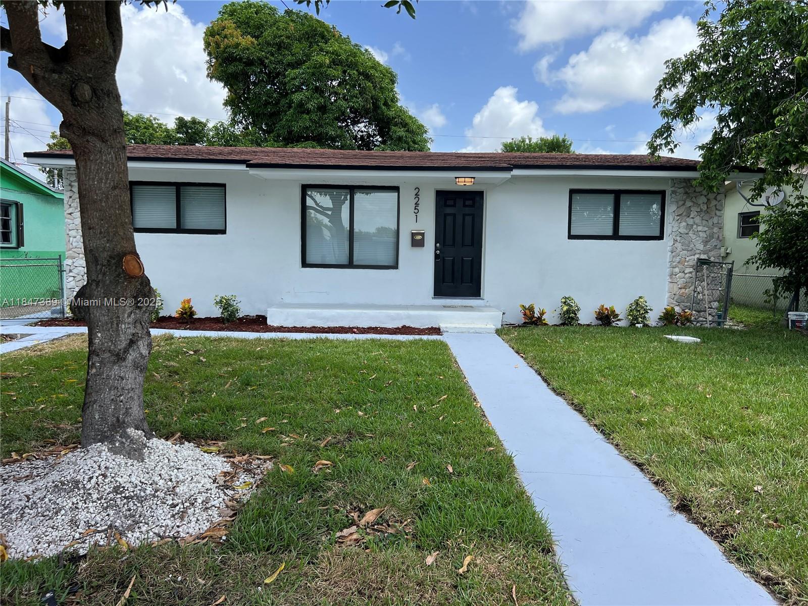 RADIO HEIGHTS - Residential