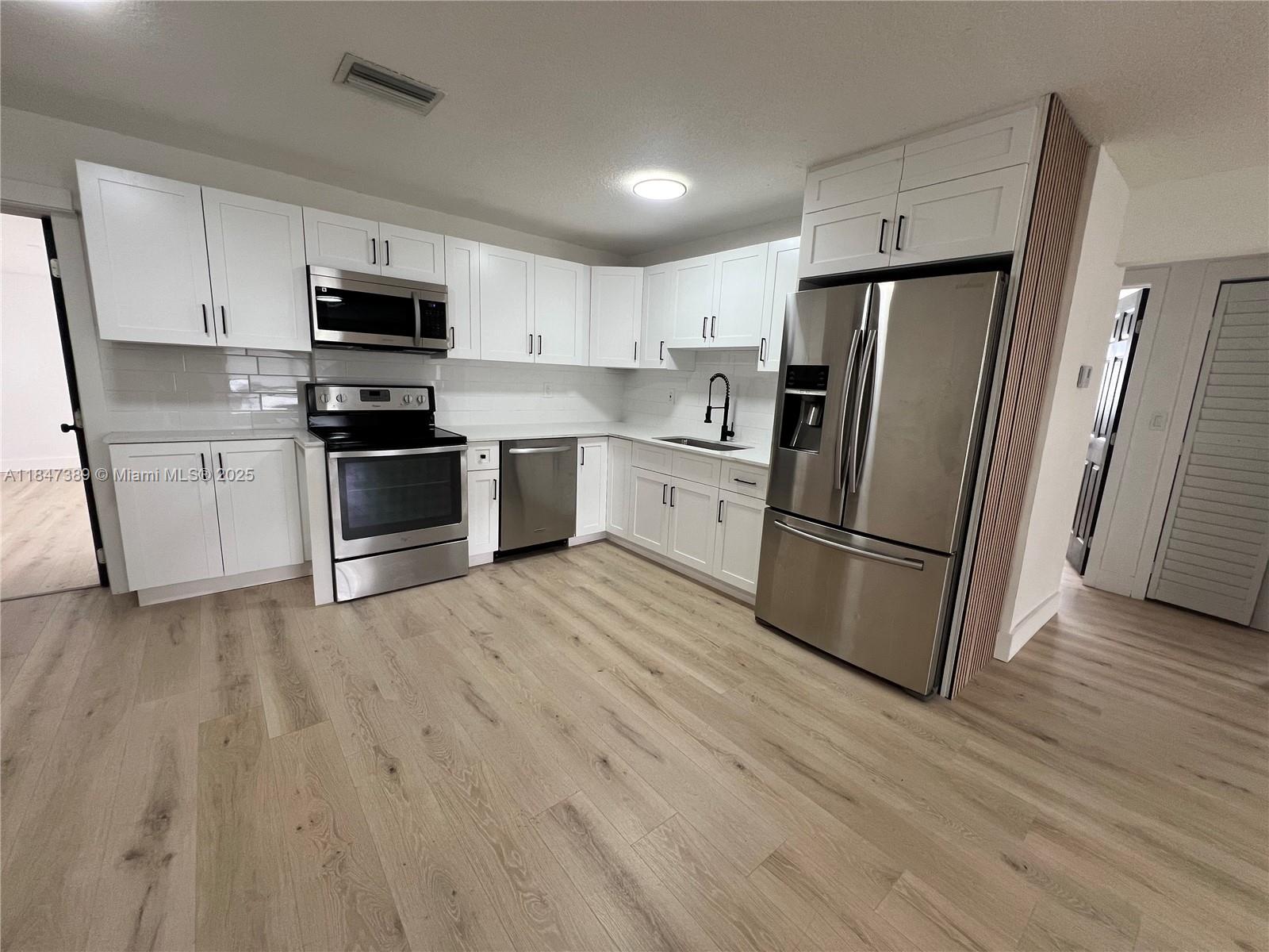 RADIO HEIGHTS - Residential