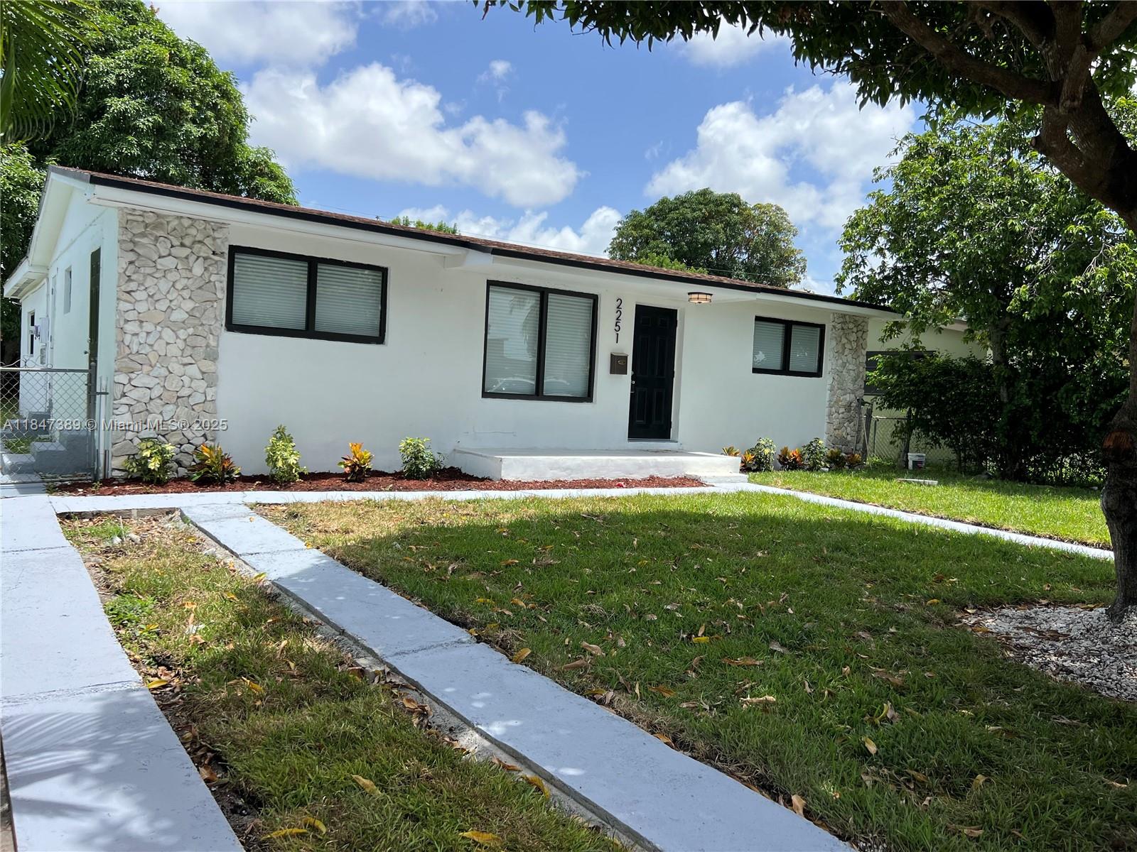 RADIO HEIGHTS - Residential