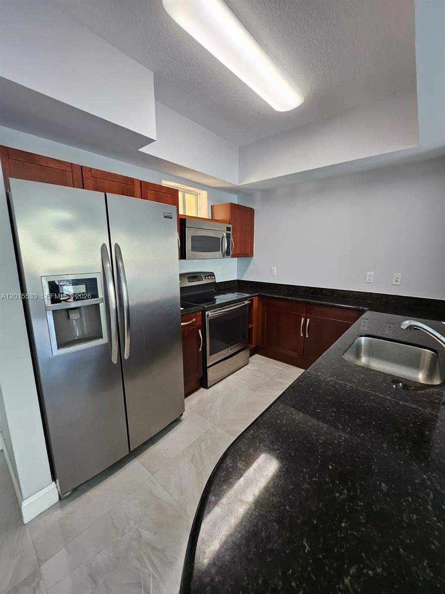 DOWNTOWN DADELAND CONDO N - Residential