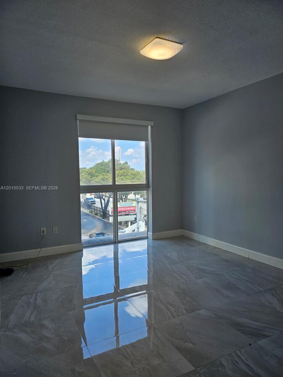 DOWNTOWN DADELAND CONDO N - Residential