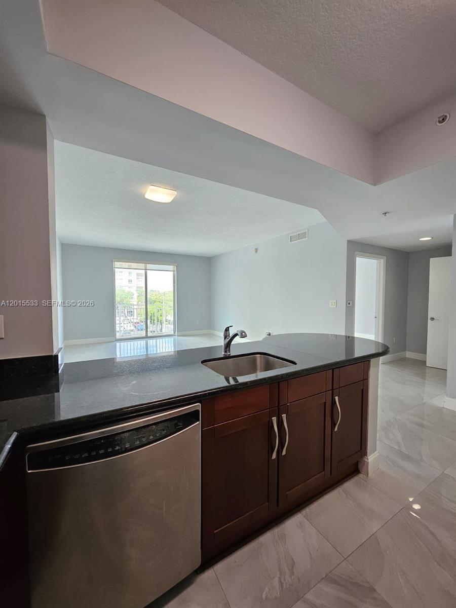 DOWNTOWN DADELAND CONDO N - Residential