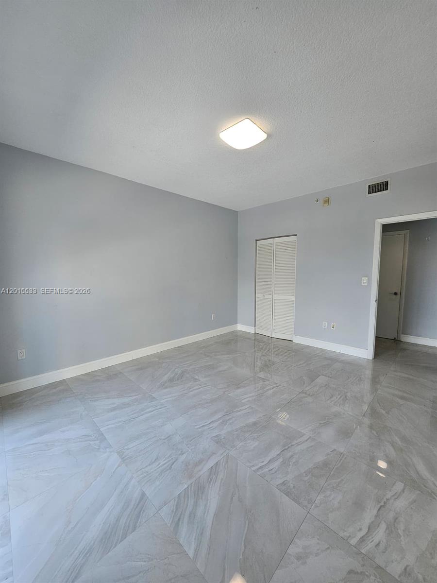 DOWNTOWN DADELAND CONDO N - Residential