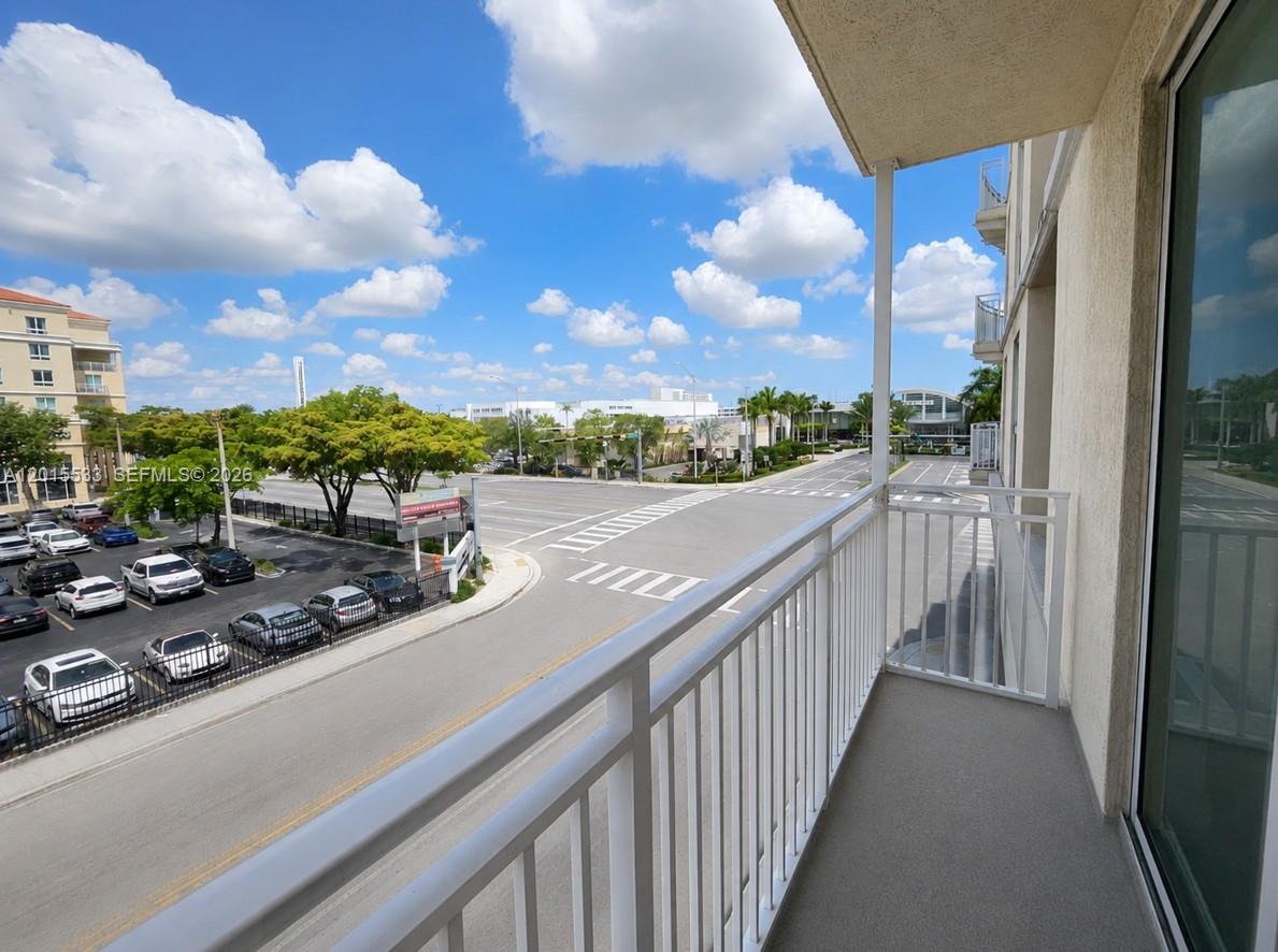 DOWNTOWN DADELAND CONDO N - Residential