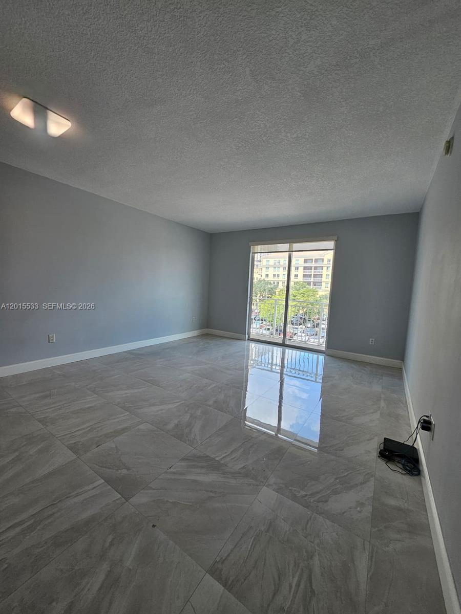 DOWNTOWN DADELAND CONDO N - Residential