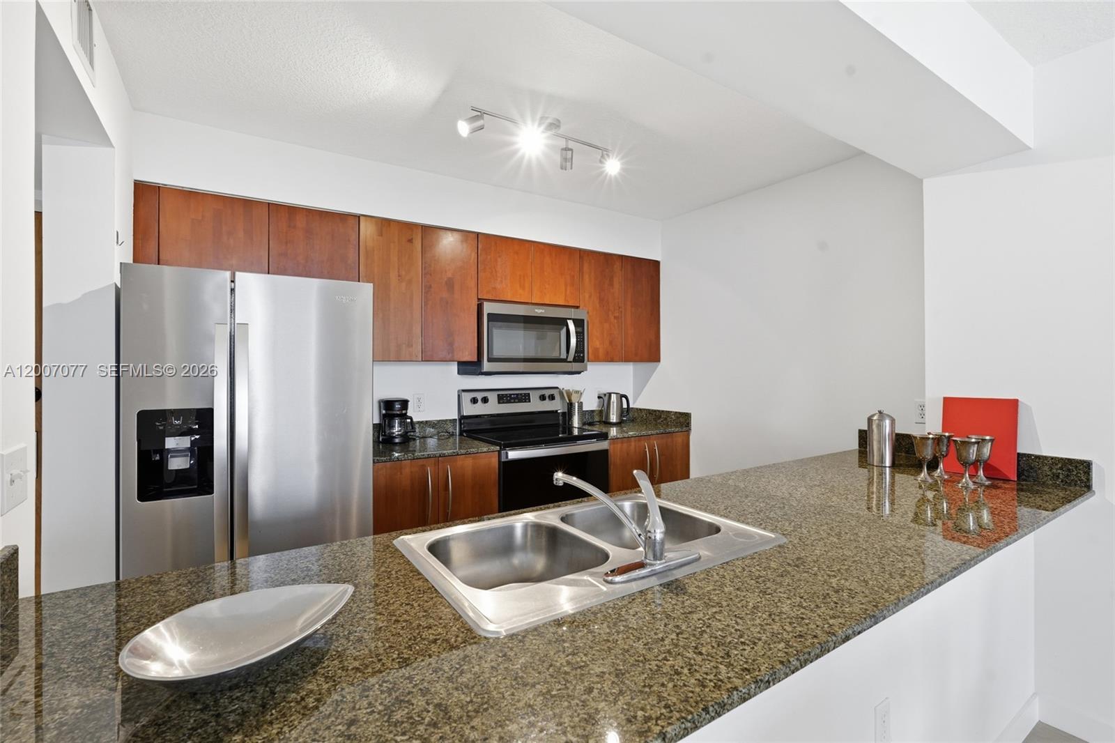 THE CLUB AT BRICKELL BAY - Residential