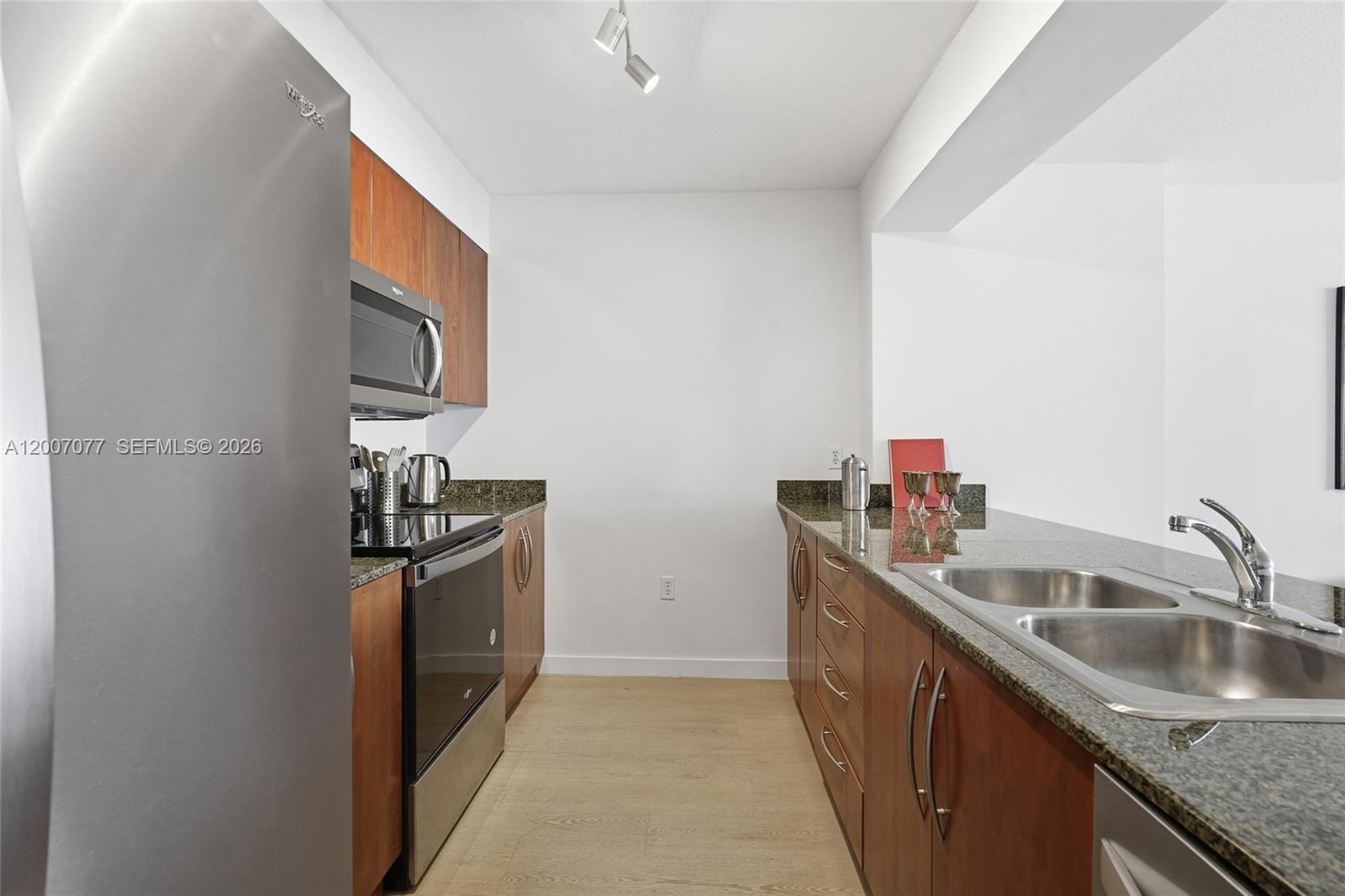 THE CLUB AT BRICKELL BAY - Residential