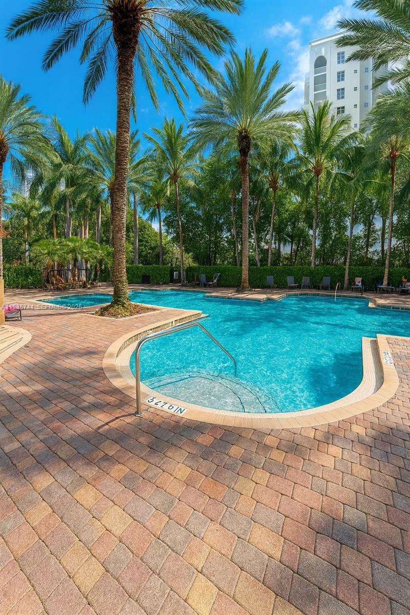 PORTO BELLAGIO CONDO - Residential