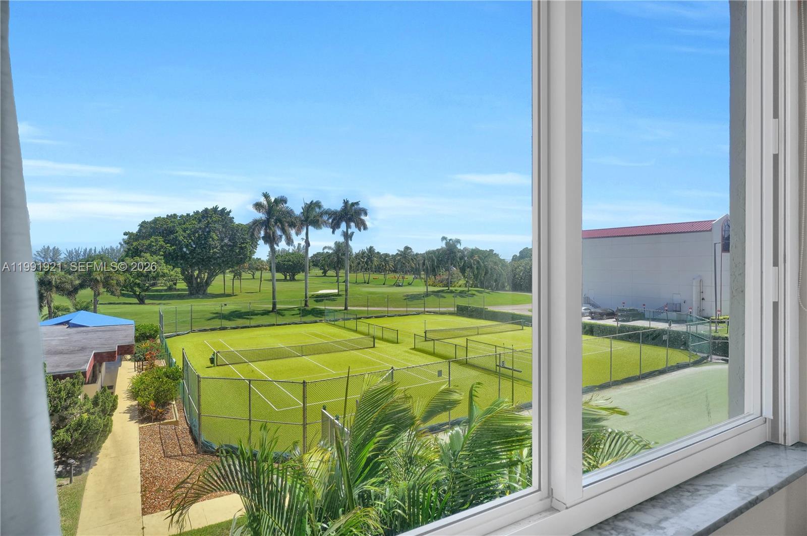 HOLLYBROOK GOLF AND - Residential