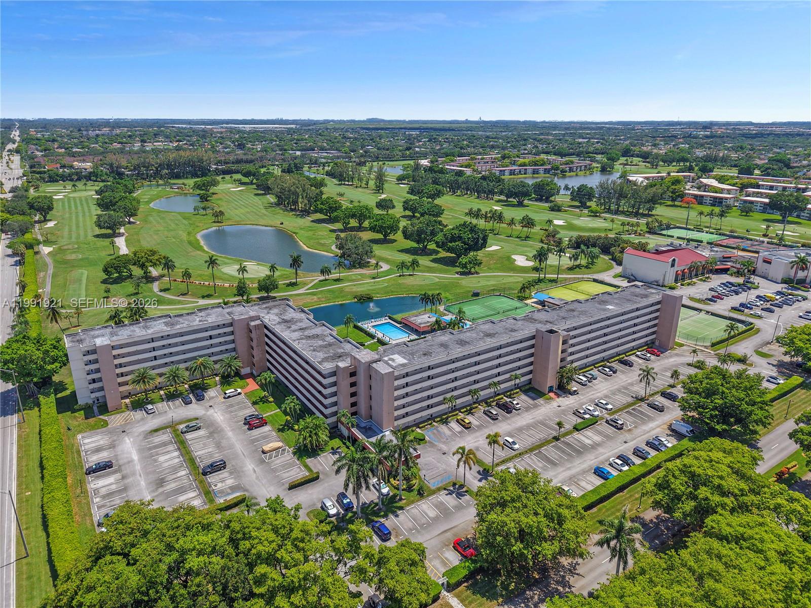 HOLLYBROOK GOLF AND - Residential