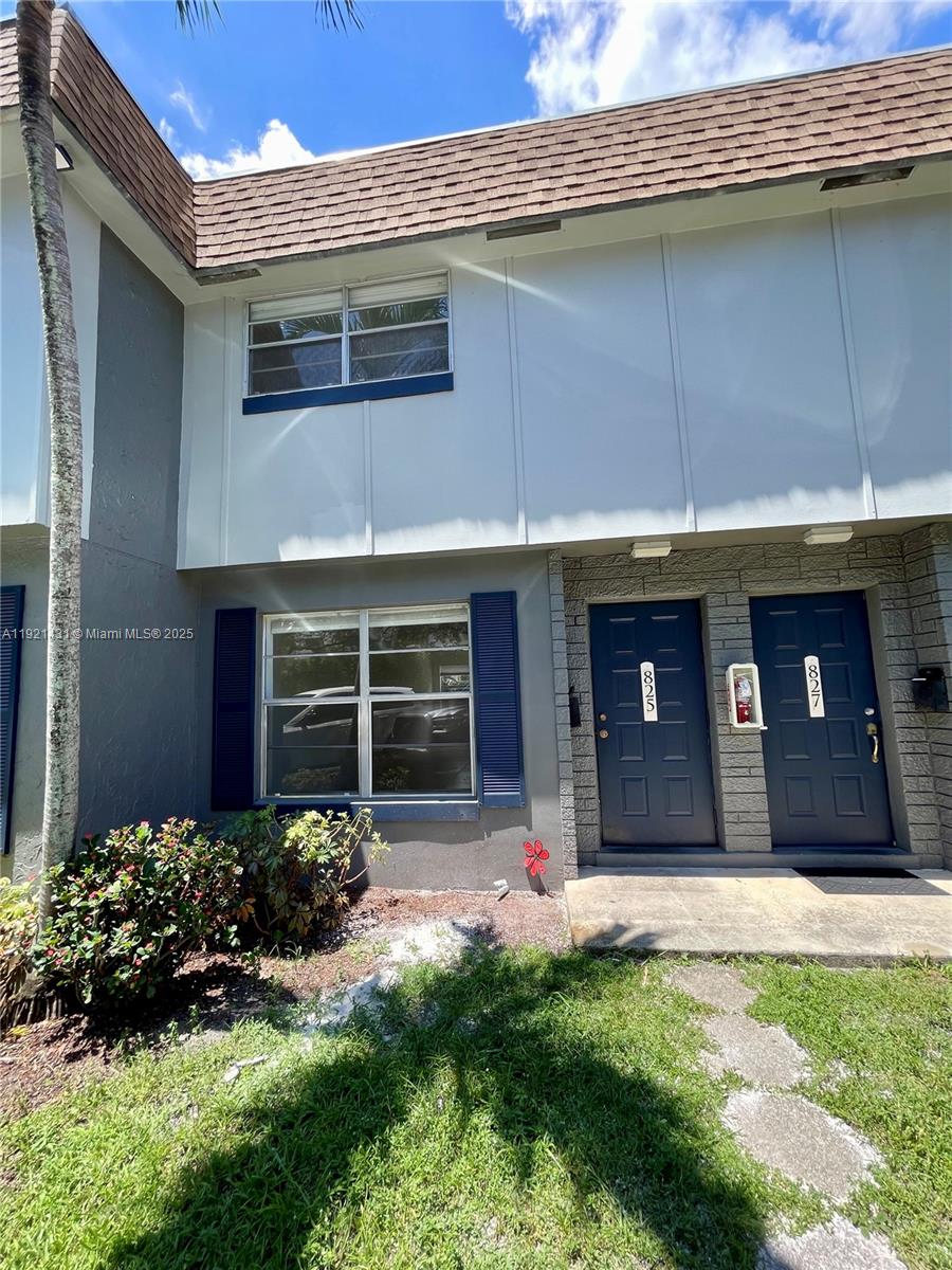 TOWNHOUSES OF PLANTATION - Residential