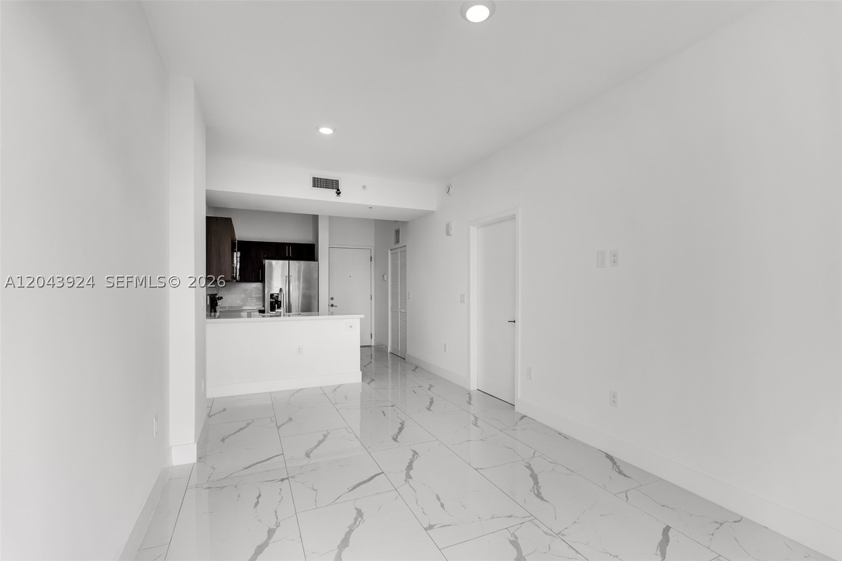 1 Curtiss Pkwy 301
