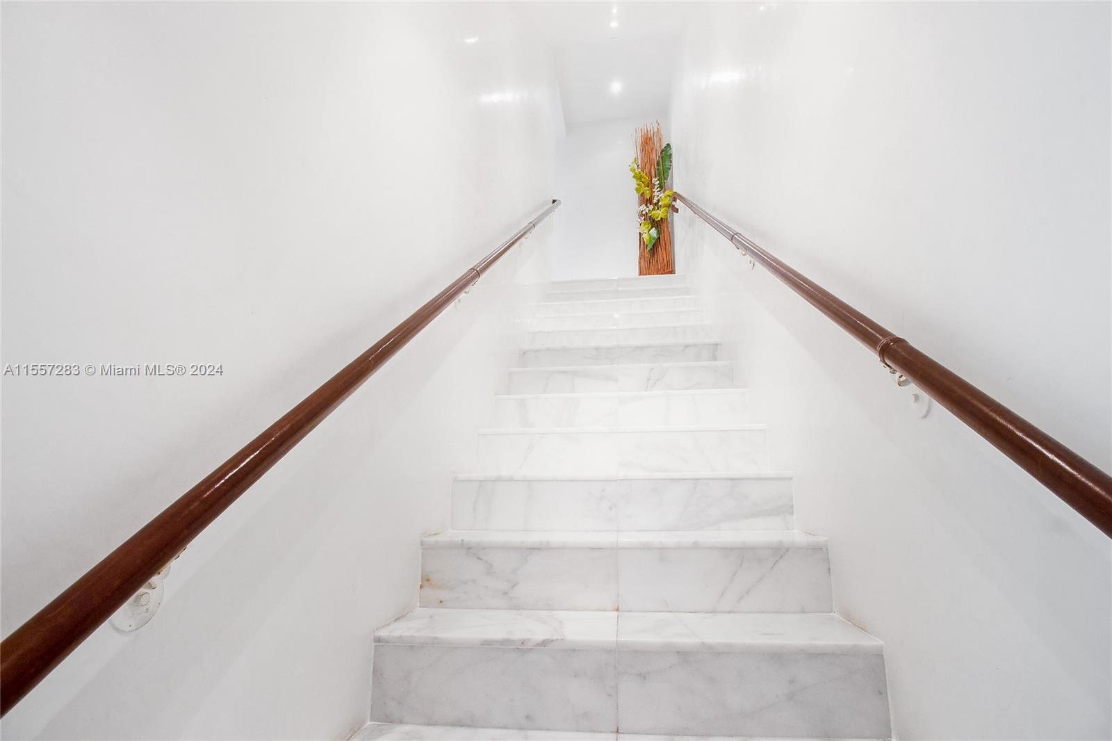 SANTA MARIA CONDO - Residential