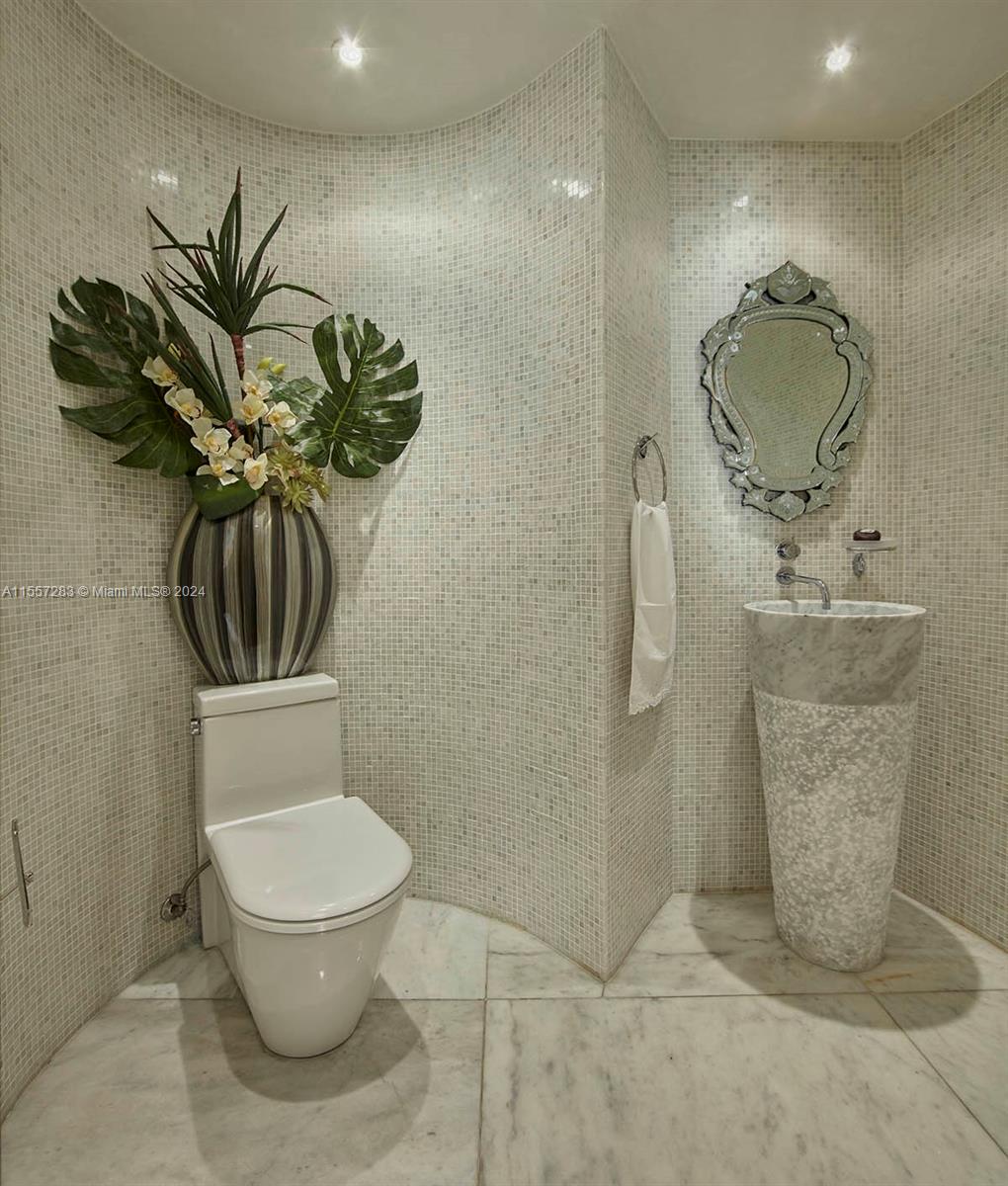 SANTA MARIA CONDO - Residential