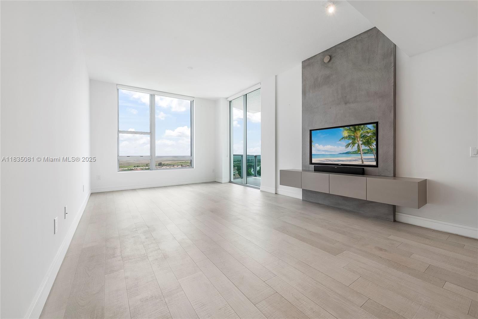 2681 N Flamingo Rd 2708S, Sunrise, FL, 33323/$600,000 3 2681 N Flamingo Rd 2708S