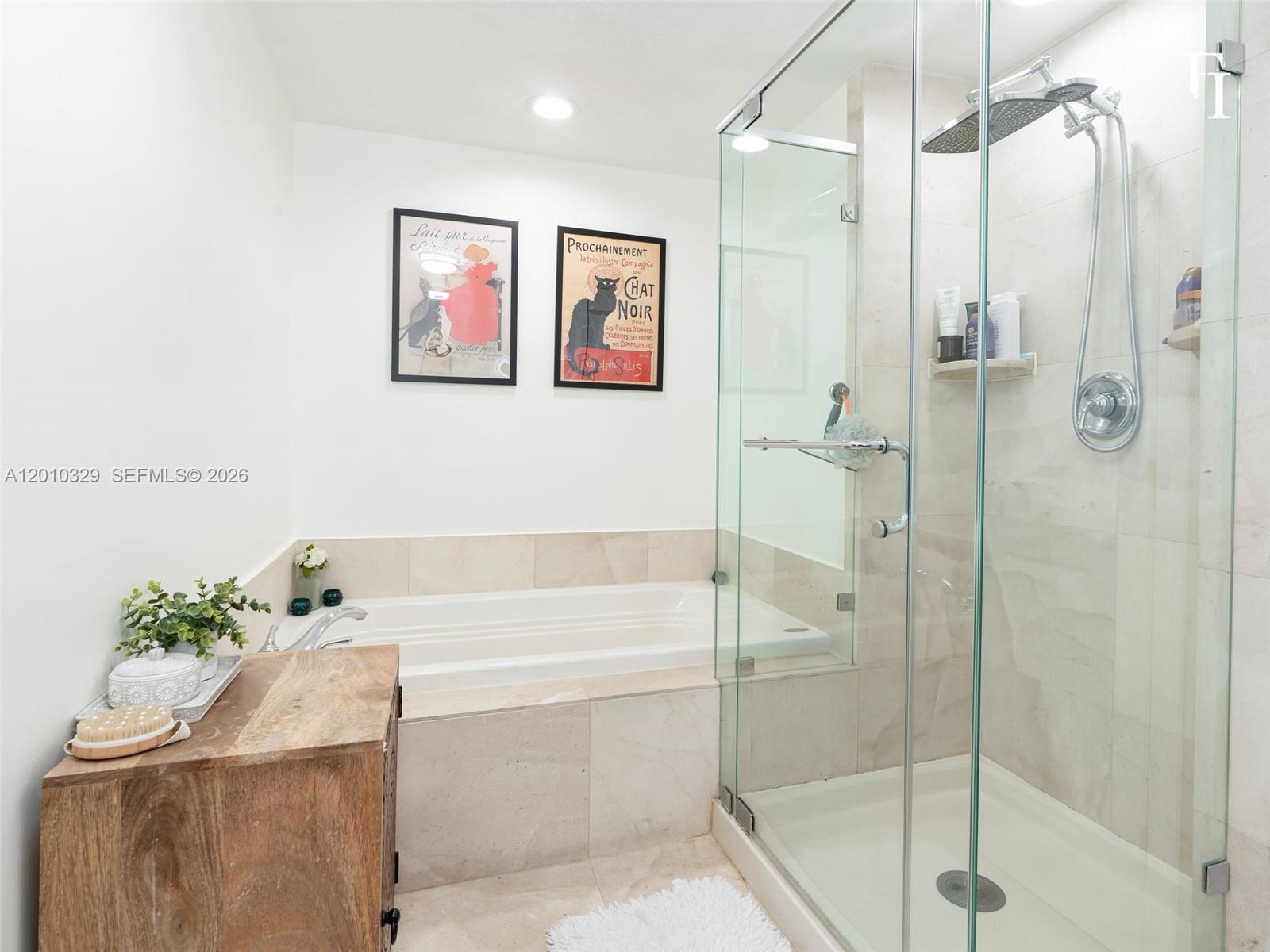 VILLA ISABELLA CONDO - Residential